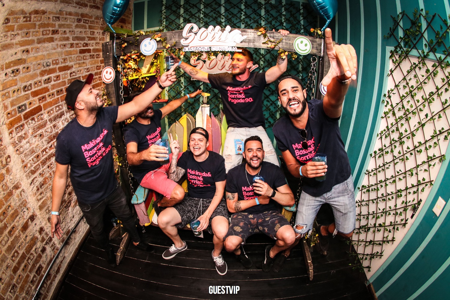Pedreira Paulo Leminski recebe primeiro show ao vivo em formato drivein VIVER